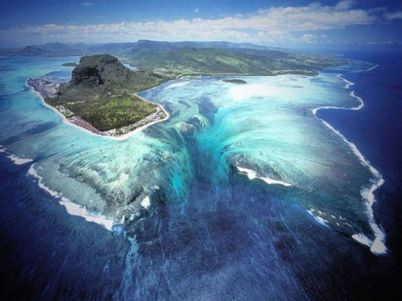 Air Terjun Bawah Laut