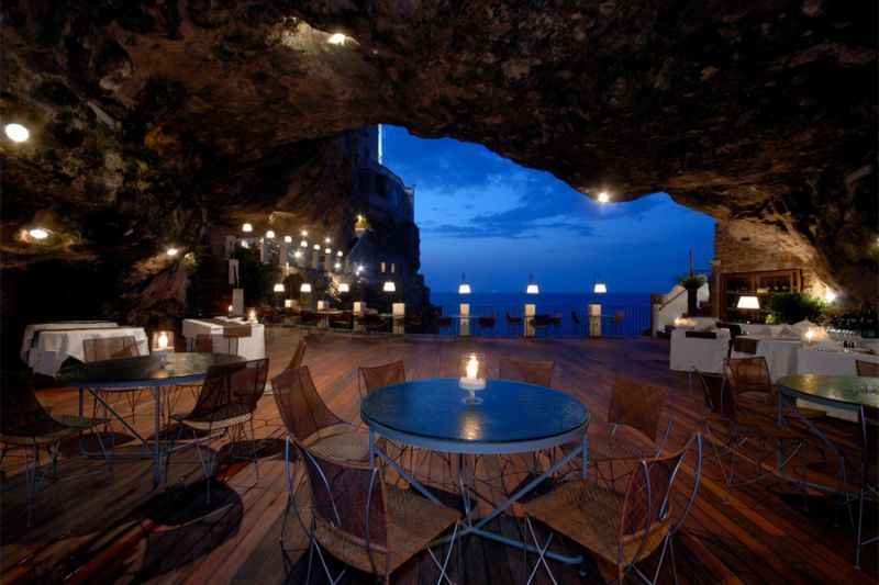 The Grotta Palazzese, Italia