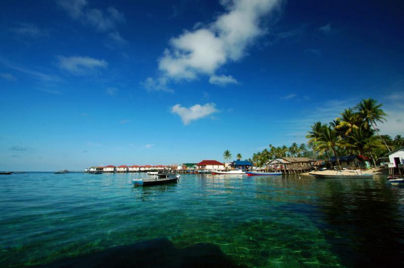 Derawan Tempat Wisata Tersembunyi di Asia Tenggara