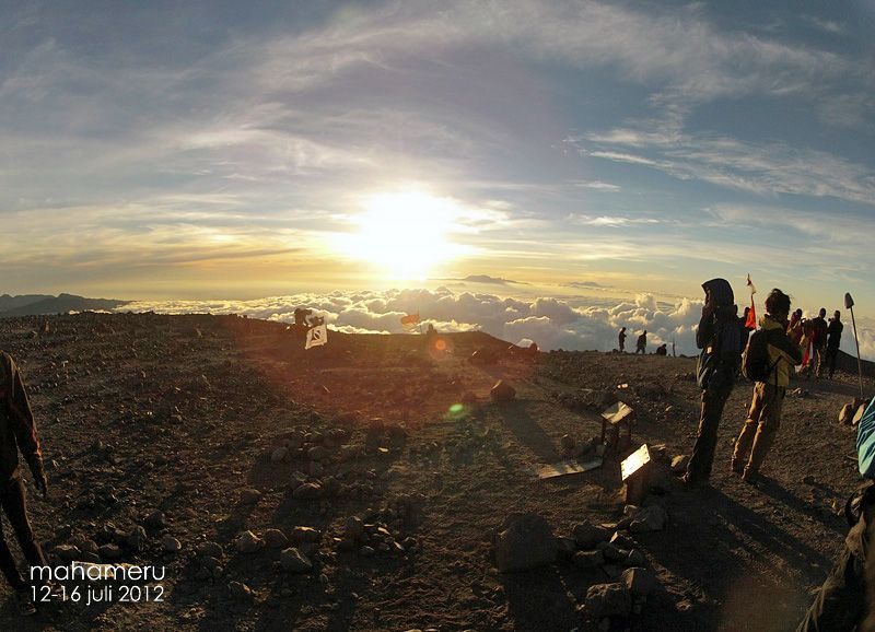 Sunrise di Puncak