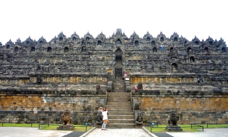 Tangga menuju Puncak Borobudur