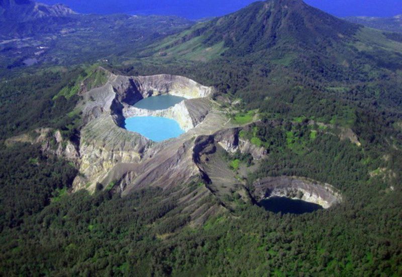 Danau 3 warna Kelimutu