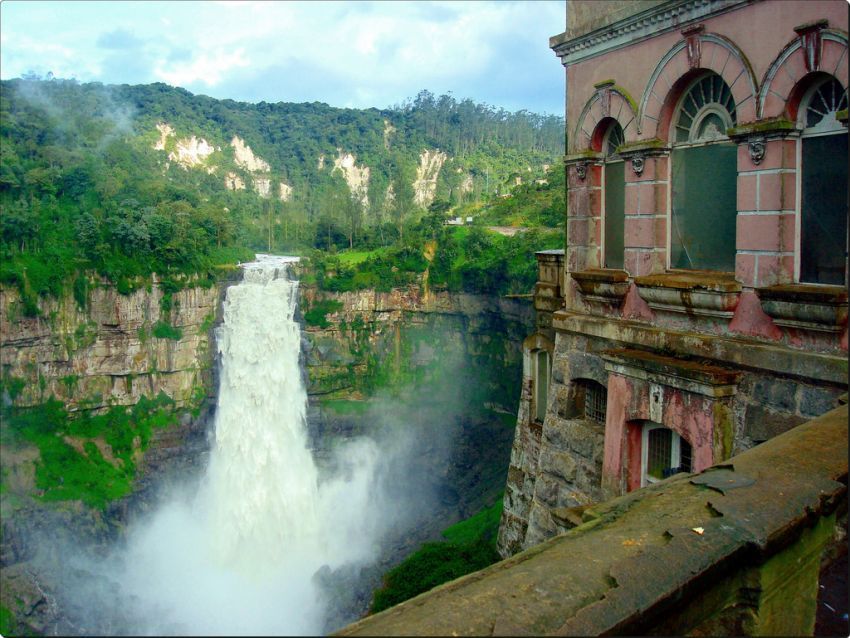 Hotel Salto dan air terjun Tequendema