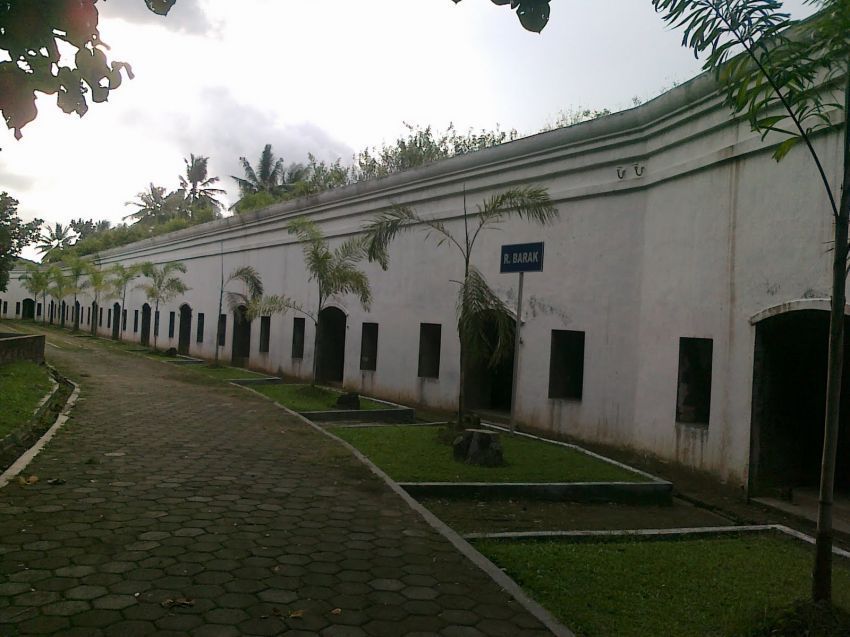 Benteng Pendem