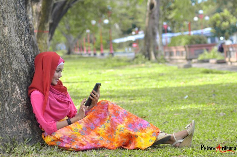 Cukup berhubungan lewat pesan singkat dulu