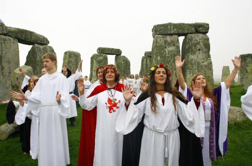 Upacara Paganisme di Stonehenge