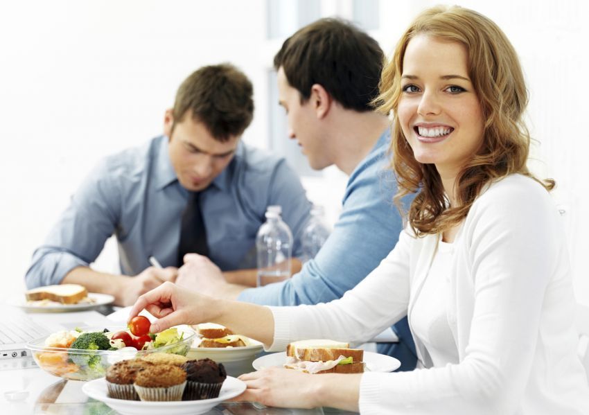 makan makanan sehat