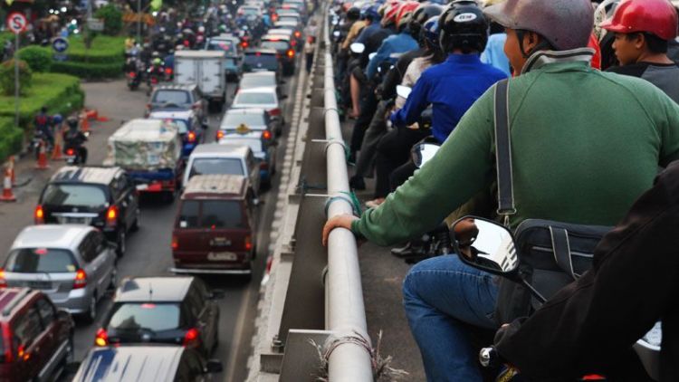 8 Pekerjaan Unik yang Lahir dan Dibesarkan Oleh Kemacetan Jakarta