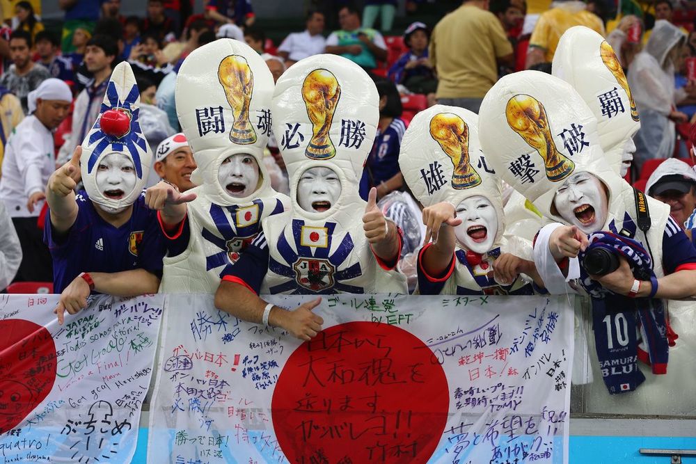 Momen-Momen Emosional Antara Fans Dengan Sepakbola