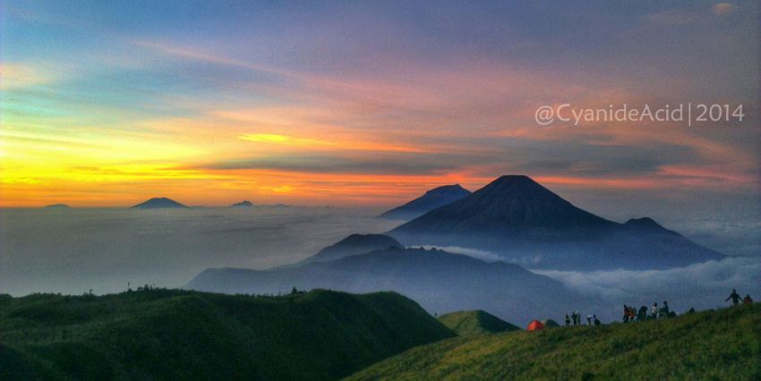 Pemandangan dari Gunung Prau