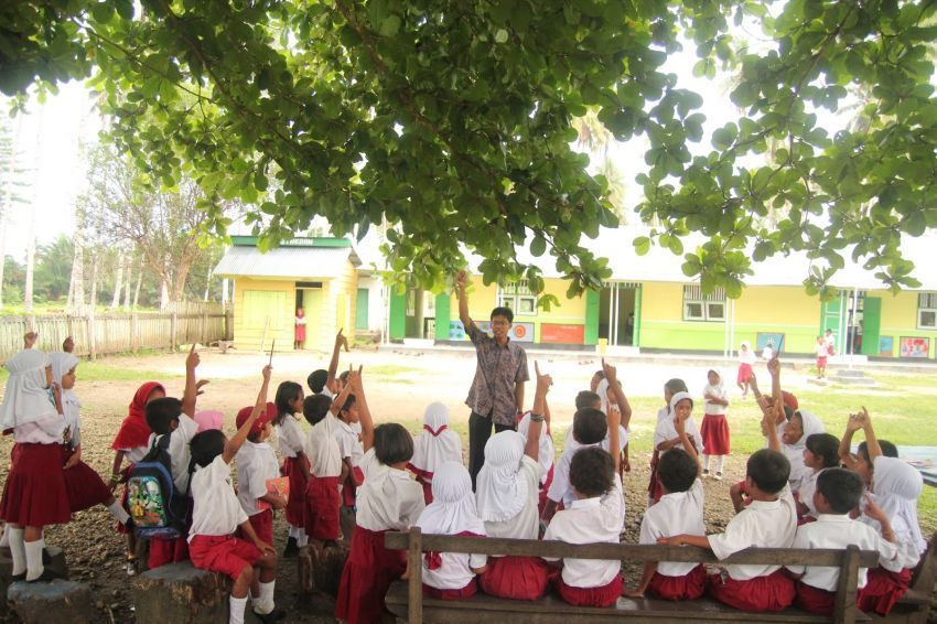 Pendidikan adalah kunci agar bisa memilih informasi yang tepat