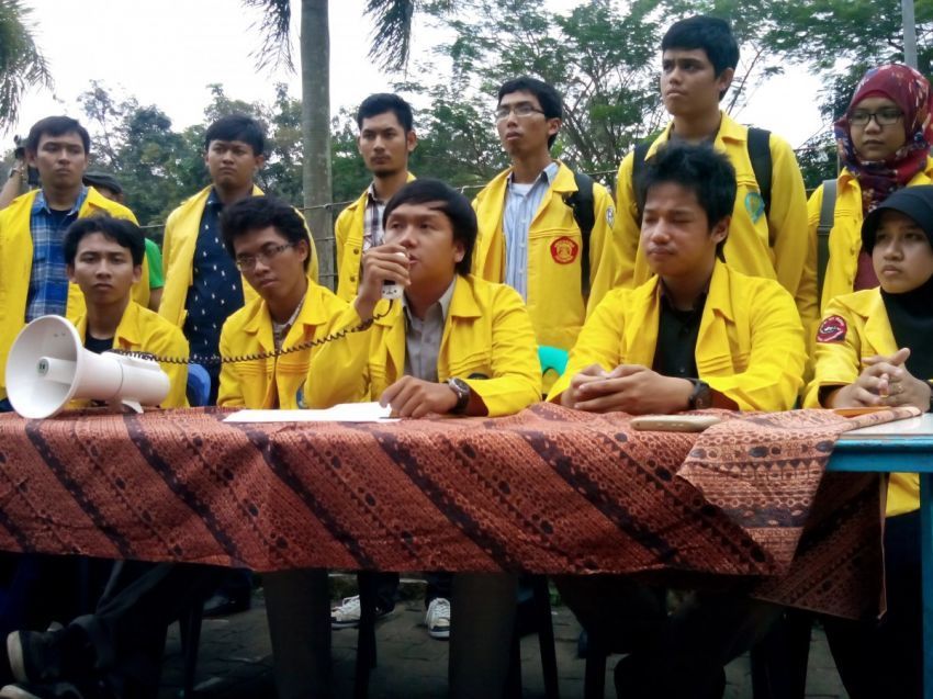 Kuncinya kemampuan komunikasi dan terus berpikir kritis