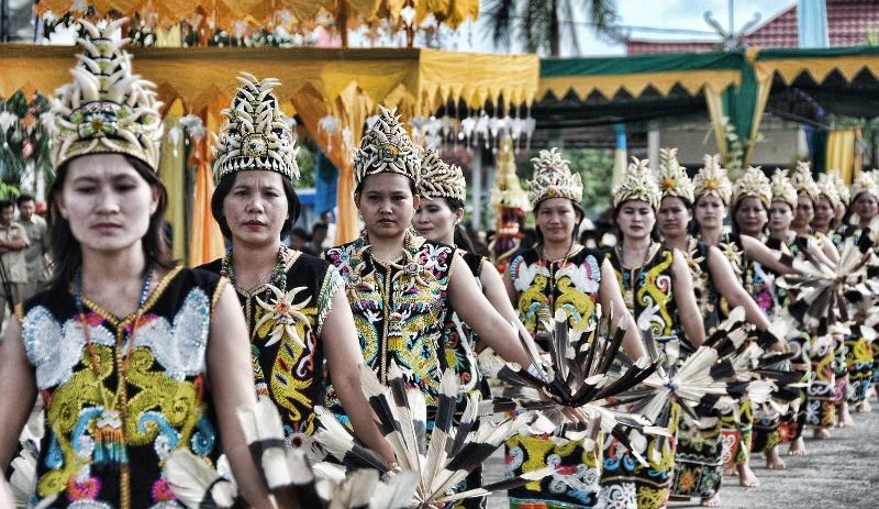 bisa bahasa Indonesia, tapi nggak bisa bahasa daerah