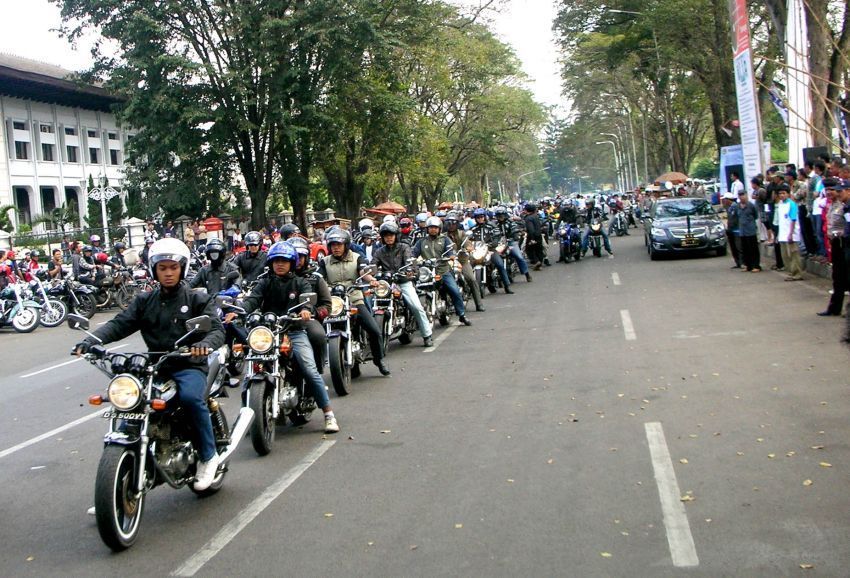 Asal bisa konvoi, jalan macet gak masalah