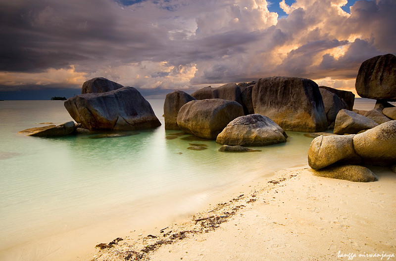 Pantai tanjung tinggi