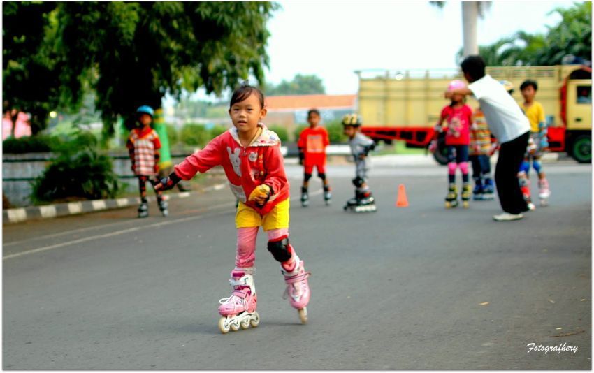 Main roller blade