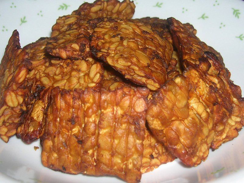 Kasihan kakak, cuma makan tempe goreng