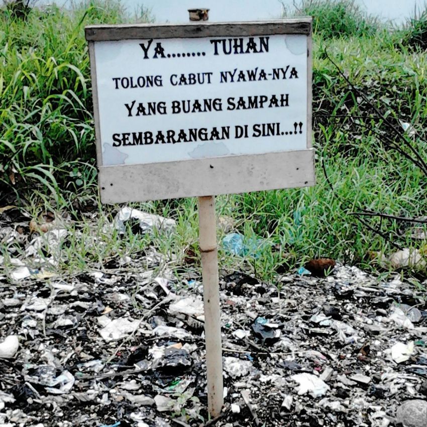 Buang sampah sembarangan