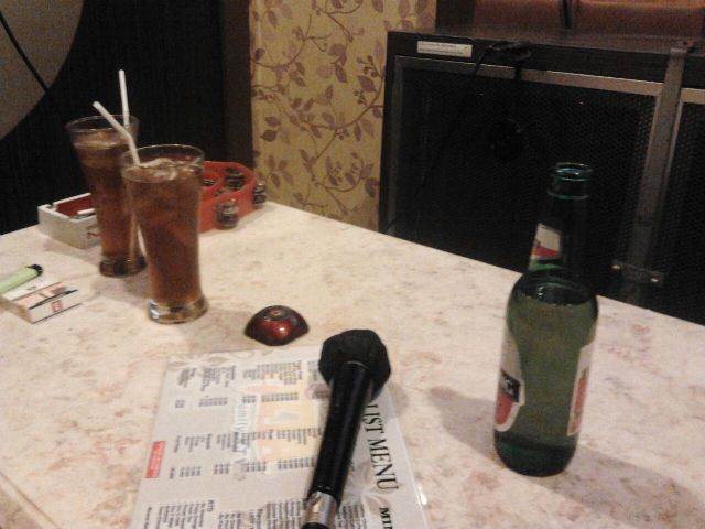 tempat karaoke