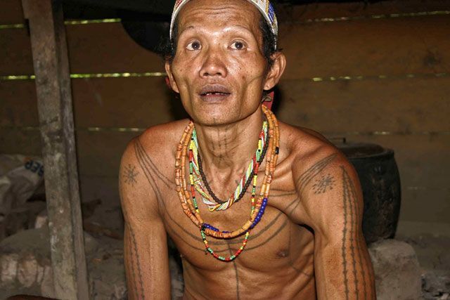 Suku Mentawai, tato jadi seni yang berharga 