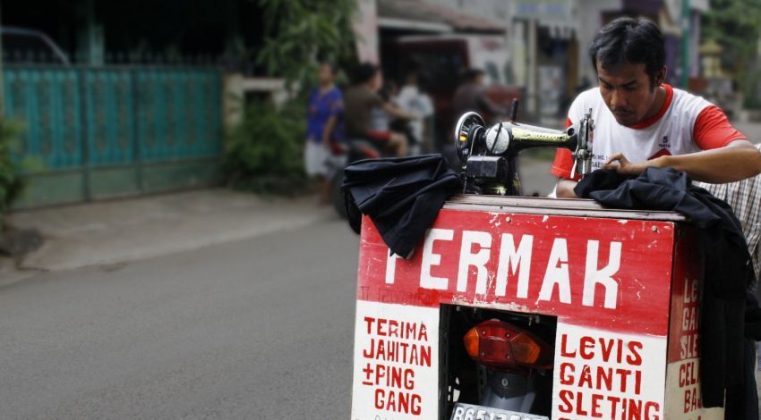 Tukang permak jadi penyelamatmu