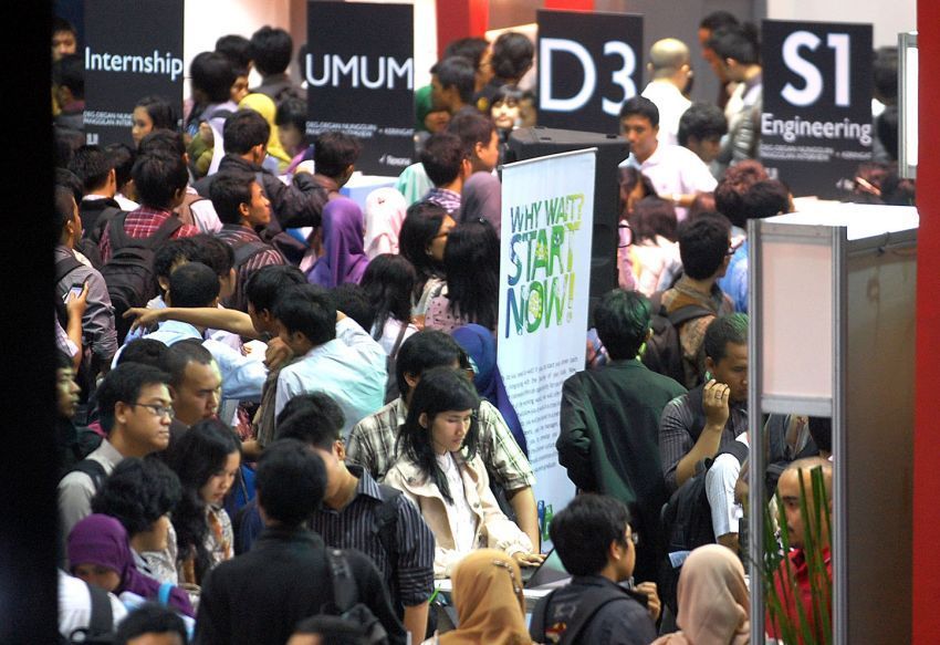 Tiap bulan ke job fair demi pacar