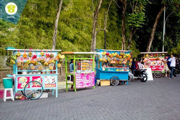 Lembah jadi tempat ngabuburit