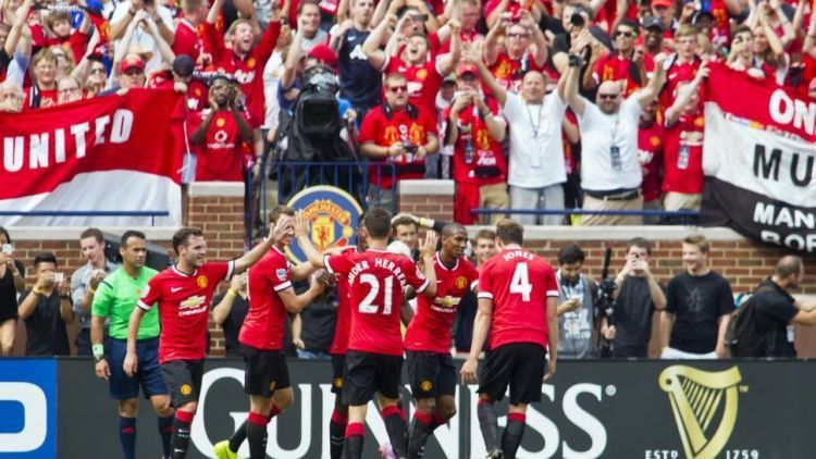 Gegap Gempita dan Getir Hidup Yang Hanya Dirasakan Fans Manchester United