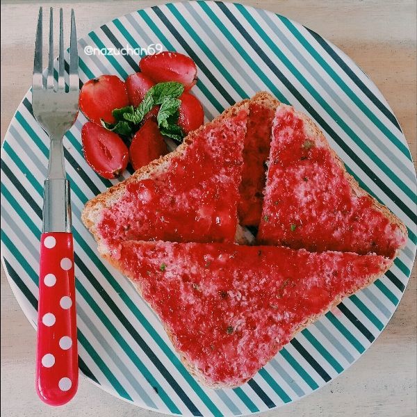 Berry-mint toast (dokumen pribadi)