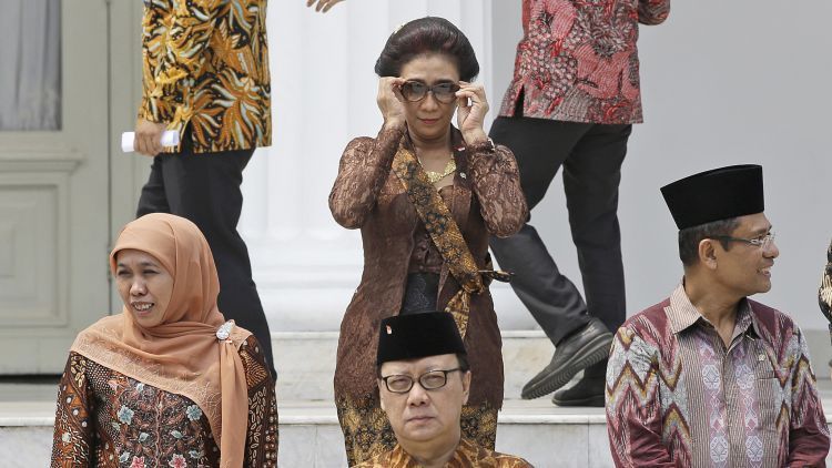 Kumpulan Memes Lucu Susi Pudjiastuti, Menteri Baru Kita yang Nyentrik!