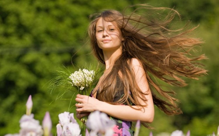 si gadis super cantik yang jadi idola teman-temanmu