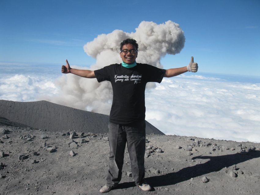 Tak usah terlalu lama di puncak | Kredit Foto: Maharsi Wahyu