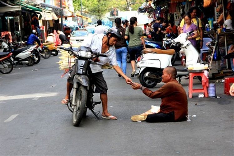 jangan enggan bersedekah