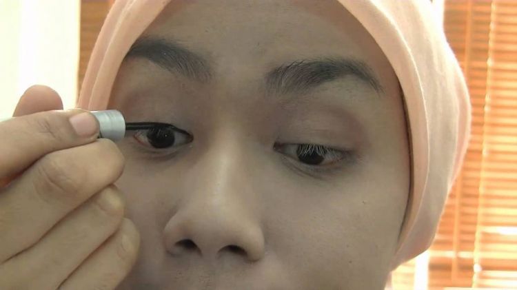 makeup simpel ke kampus