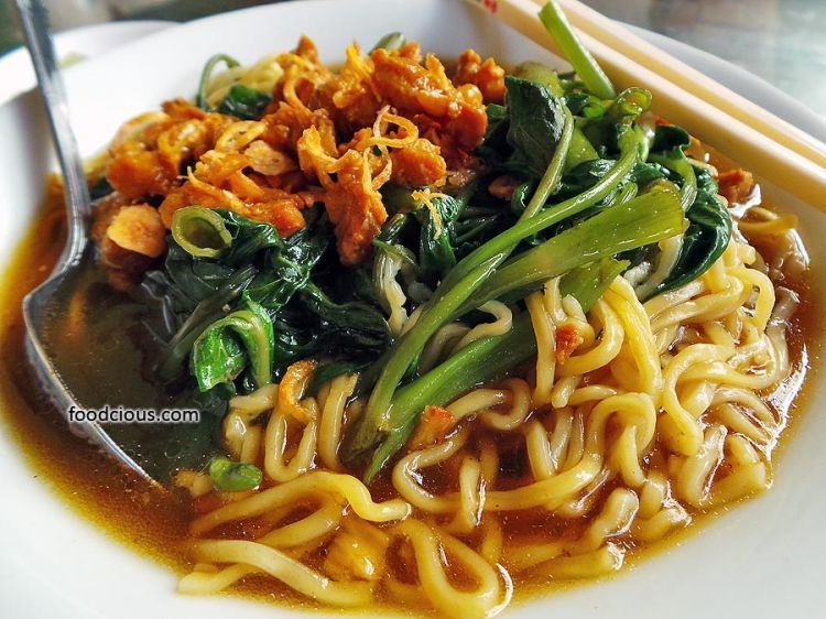 Mie kangkung sehat