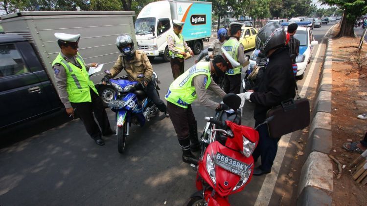 Tips Menghindari dan Menghadapi Tilangan Polisi