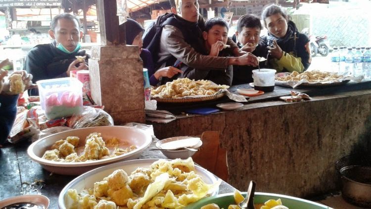 Beragam Alasan + Cara Jitu Untuk Menghentikan Kebiasaan Makan Mie Instan dan Gorengan