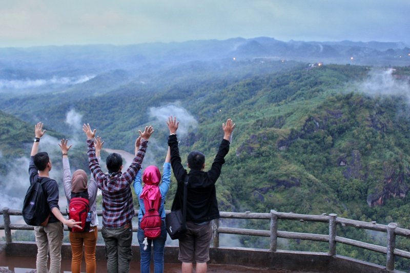 Jalan-jalan Tanpa Keluar Banyak Uang? Bisa Aja! Ini 16 Hal yang Harus Kamu Coba