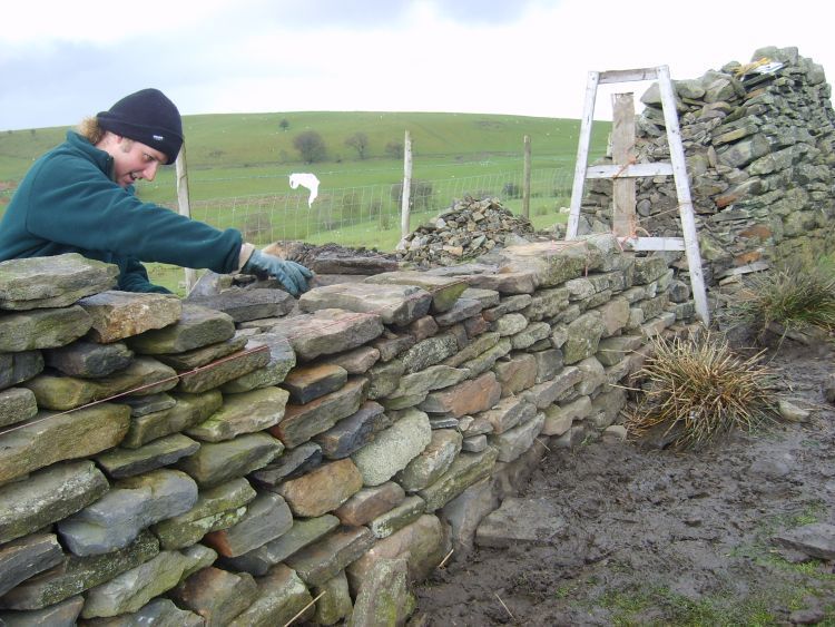 Dry_Stone_wall_building