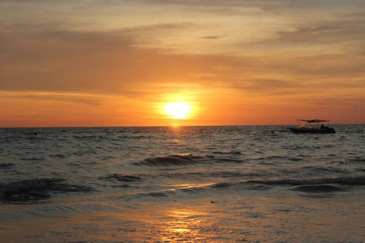 Sunset tanjung bira