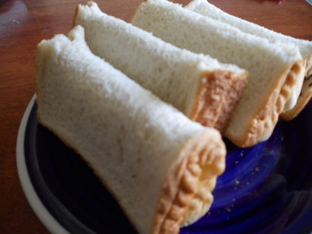 Sarapan roti tawar bikinan sendiri