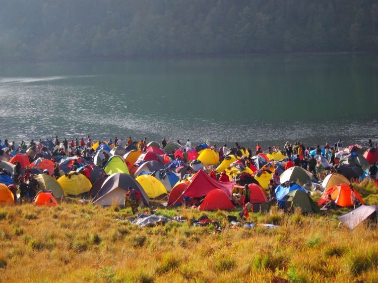 Kalau cinta traveling cintai alamnya juga