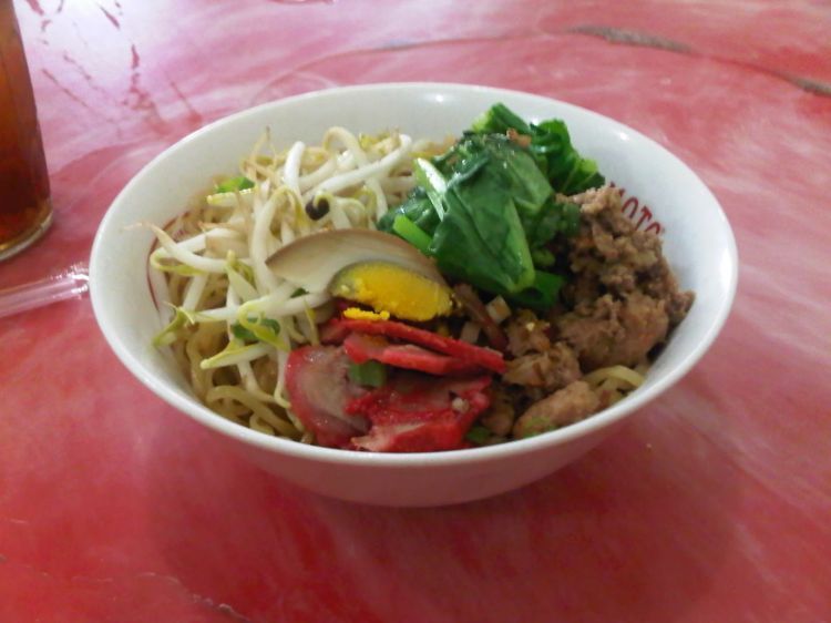 Mie ayam enak gini di Medan ada banyak