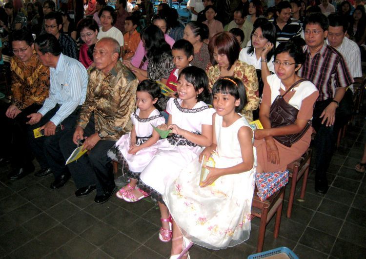 Kamu rindu ke Gereja bersama mereka