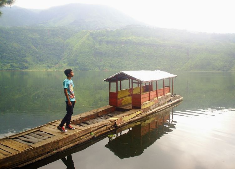 Telaga ini juga cocok untuk pre wedding gak sih?