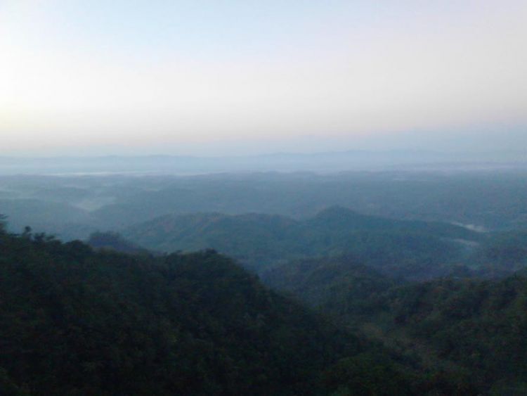 Pemandangan dari Watu Geong