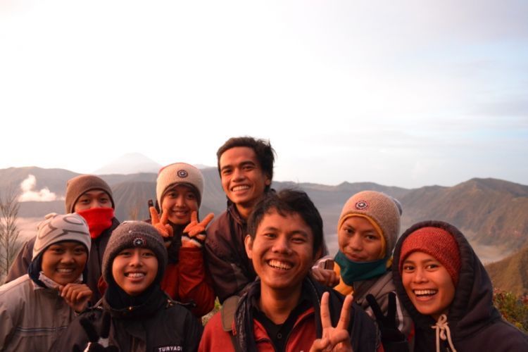 Keceriaan menyaksikan sunrise di Bromo