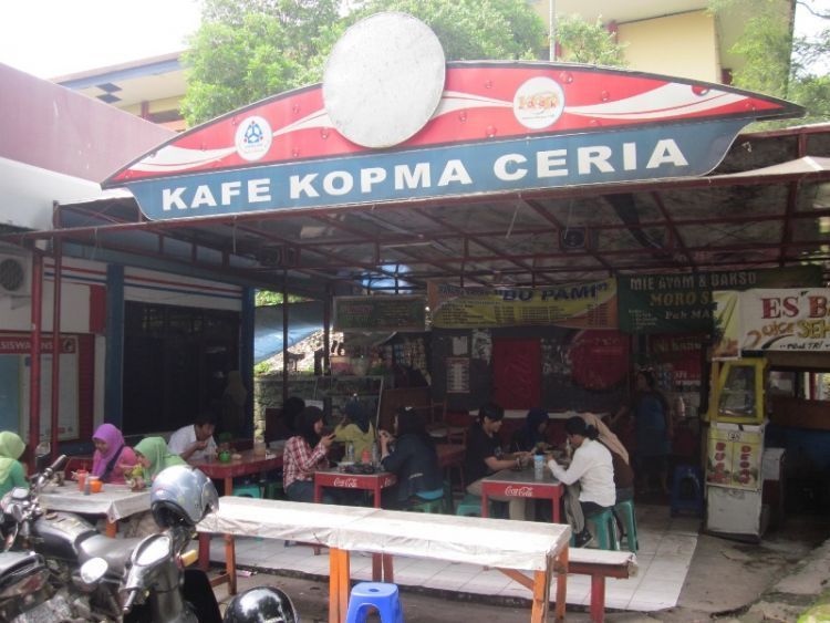 makan di Kopma