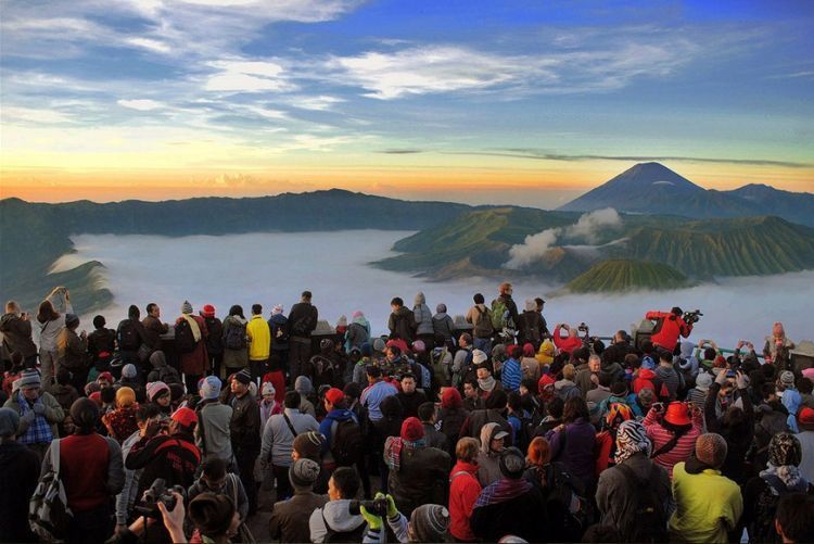 Keanggunan matahari terbit di tanah Ibu Pertiwi