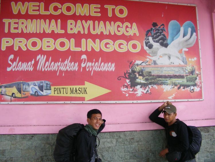 Narsis dulu di Terminal Bayuangga, Probolingo